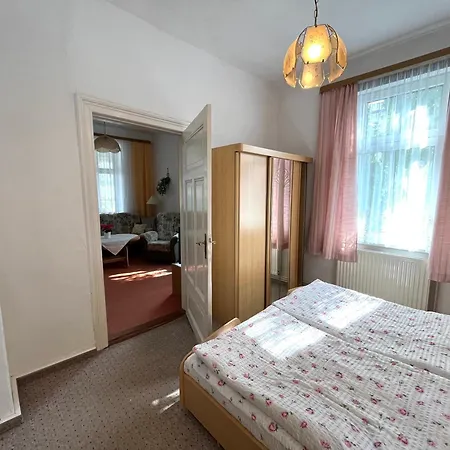 Haus Frithjof Apartman *